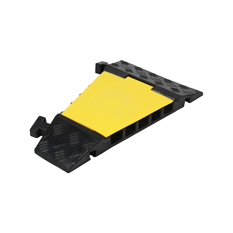 Heavy-Duty Cable Protector Ramp, Traffic Wire and Hose Cover Guard, Modular Interlock Connector, Visible Yellow and Black, Rubber Base