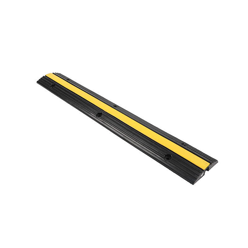 Heavy-Duty Rubber Cable Protector Ramp, 1 Channel, Traffic Wire Cover, Black, Non-Slip Surface