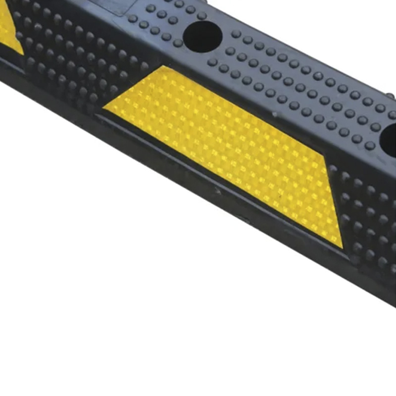 Heavy-Duty Rubber Wheel Stopper, Parking Block for Cars and Trucks, Reflective Safety Strip