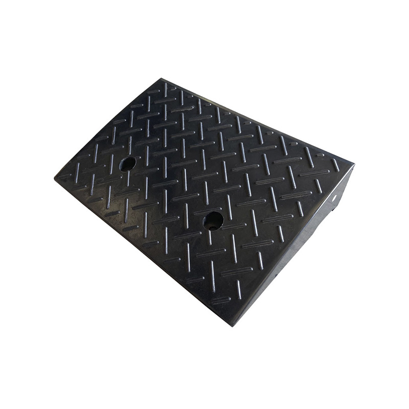 Heavy-Duty Rubber Kerb Ramp, Portable Anti-Slip Surface, Wheelchair Access, Load Capacity for Driveways, Sidewalks, and Car Parks