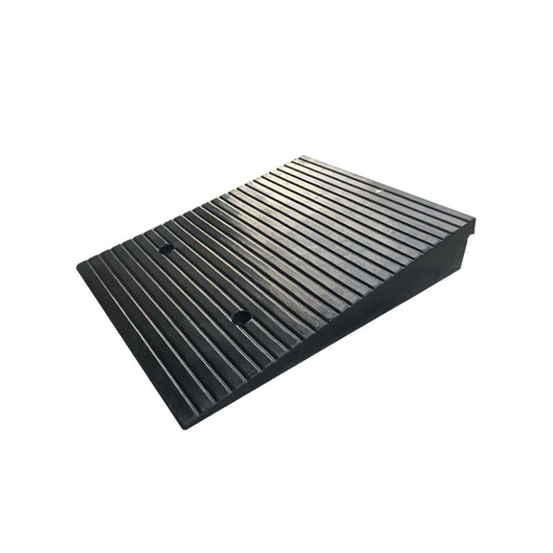 Durable Portable Heavy-Duty Rubber Kerb Ramp for Driveways, Wheelchair Access, and Loading Docks, Non-Slip Surface