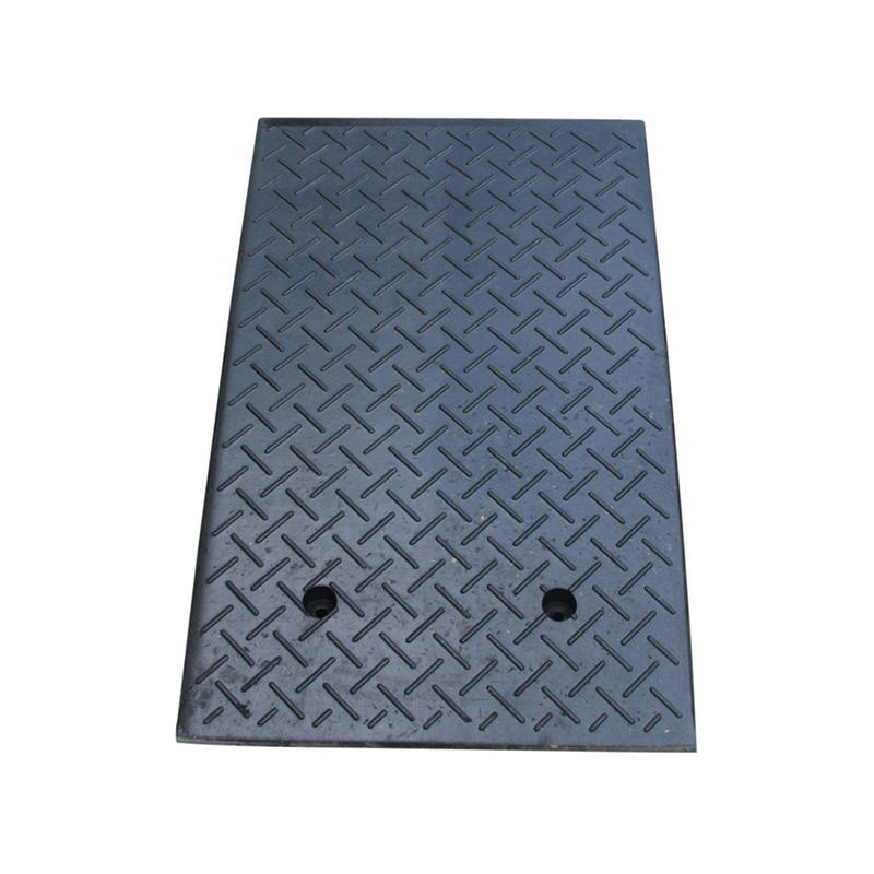 Heavy-Duty Industrial Rubber Kerb Ramp, Anti-Slip Tread Surface, Portable for Trucks and Cars