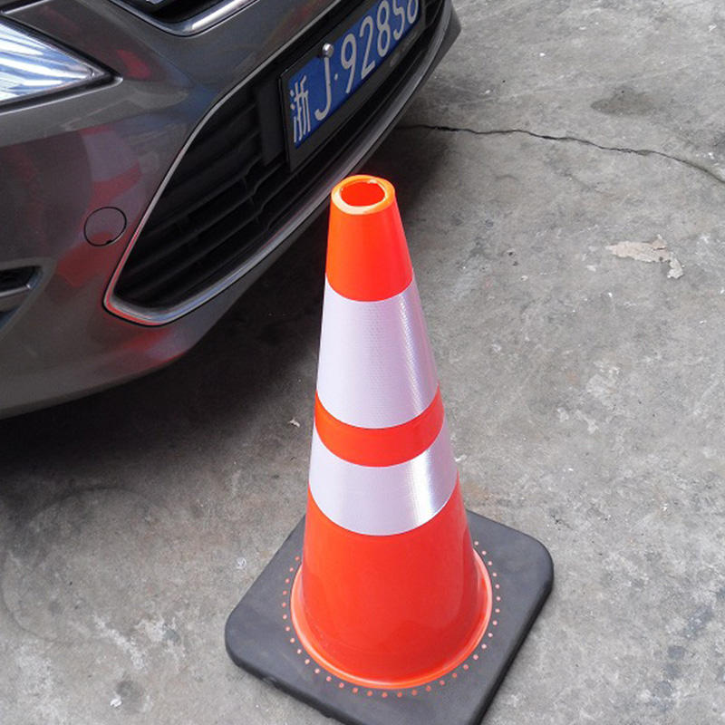 750mm Heat-Resistant PVC Traffic Cone With Rubber Base