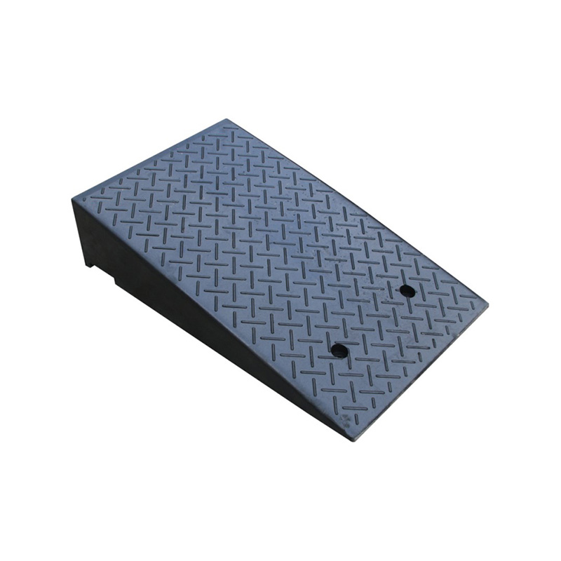 Durable Rubber Kerb Ramp, Anti-Slip Surface, Heavy-Duty for Driveway, Sidewalk, Loading Dock