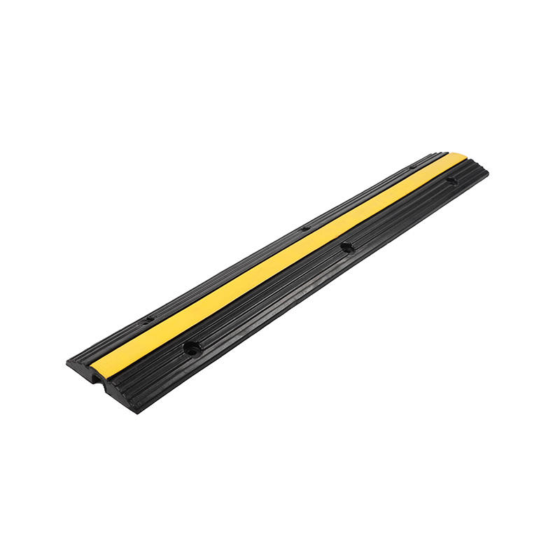 Heavy-Duty Rubber Cable Protector Ramp, 1 Channel, Traffic Wire Cover, Black, Non-Slip Surface